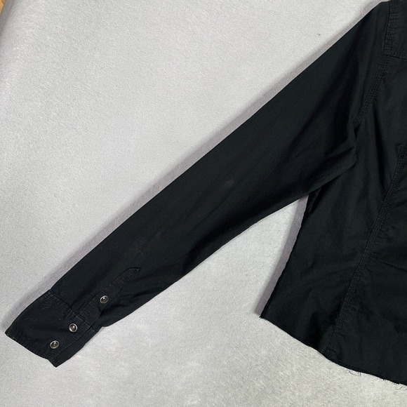 True Religion Woman Top Sz Medium Cropped Pearl Snaps Logo Pockets Raw Hem READ - Picture 10 of 14